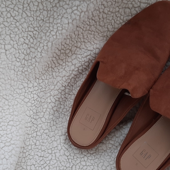 Gap flats - Picture 2 of 4